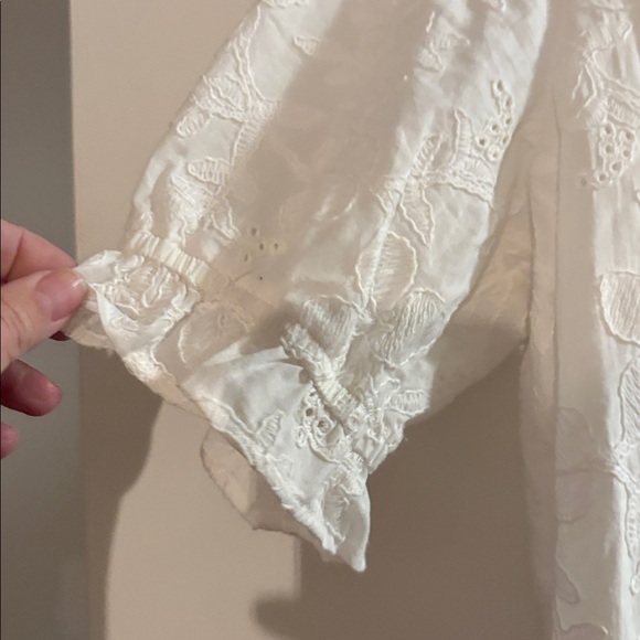 NWOT LOFT white Floral embroidered top - Picture 5 of 8